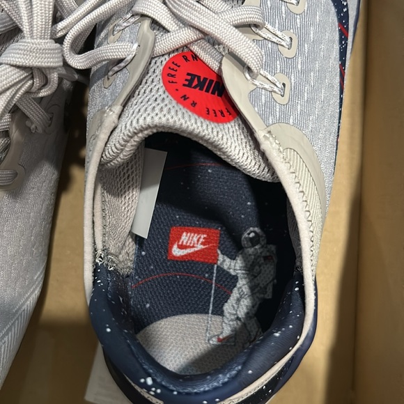 Rare Nike Free RN 2018 Moon Particle Shoes - Picture 6 of 10